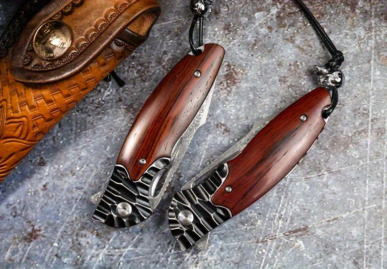 1PCS Damascus Steel Folding Pocket Knife - High-Carbon VG10 Steel Core Blade, RoseWood Handle, Leather Sheath, Compact EDC Tool for Outdoor Camping and Hiking Adventures