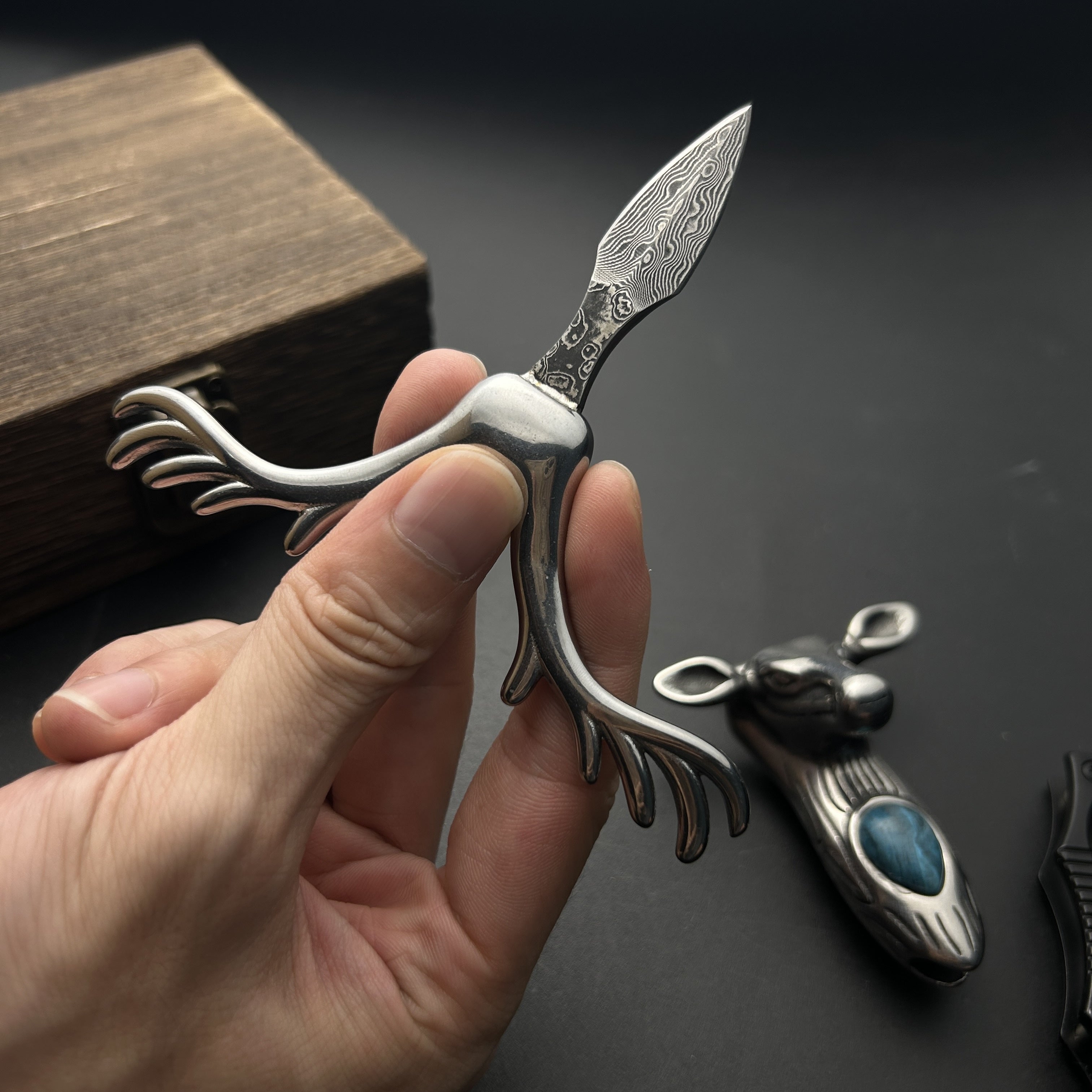 Damascus Steel 316 Stainless Steel Tea Knife Coffee Synthetic Crystal Longhorn Christmas Pendant Necklace Clasp, Paper Cutter, Box Opener Pocket Knife EDC