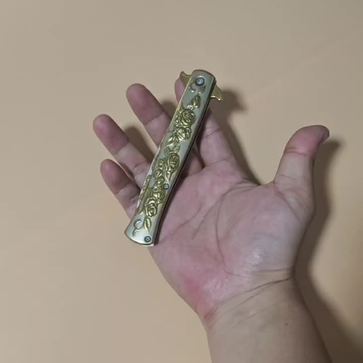 Taumas Golden-Tone Pocket Knife with Rose Engraving, Foldable Design & Back Clip - Perfect Gift for Men