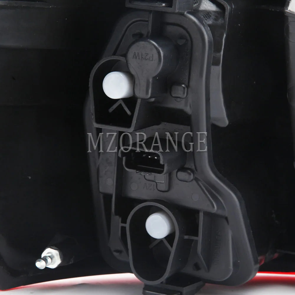 Car Outer Rear Tail Light For Nissan Qashqai 2008-2015 EU Version Brake Fog Lamp Accessories Car Warning Running Light